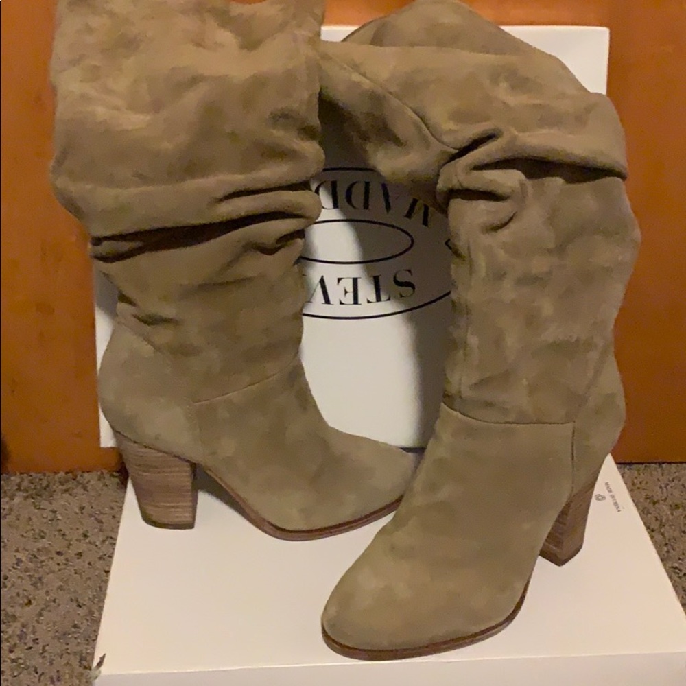 SUEDE BOOTS